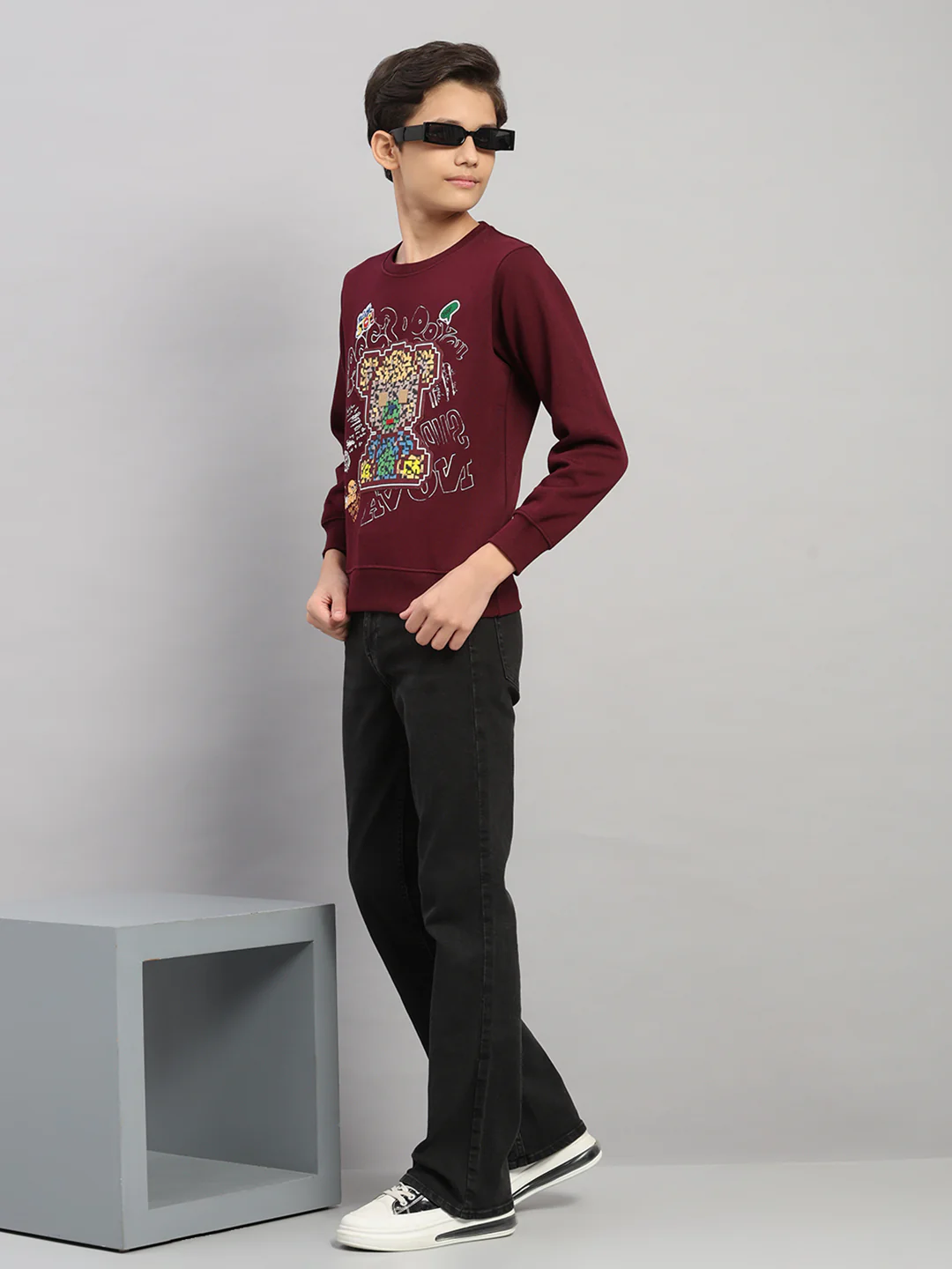 Boys Maroon Printed Round Neck Full Sleeve Sweatshirt - Image 2