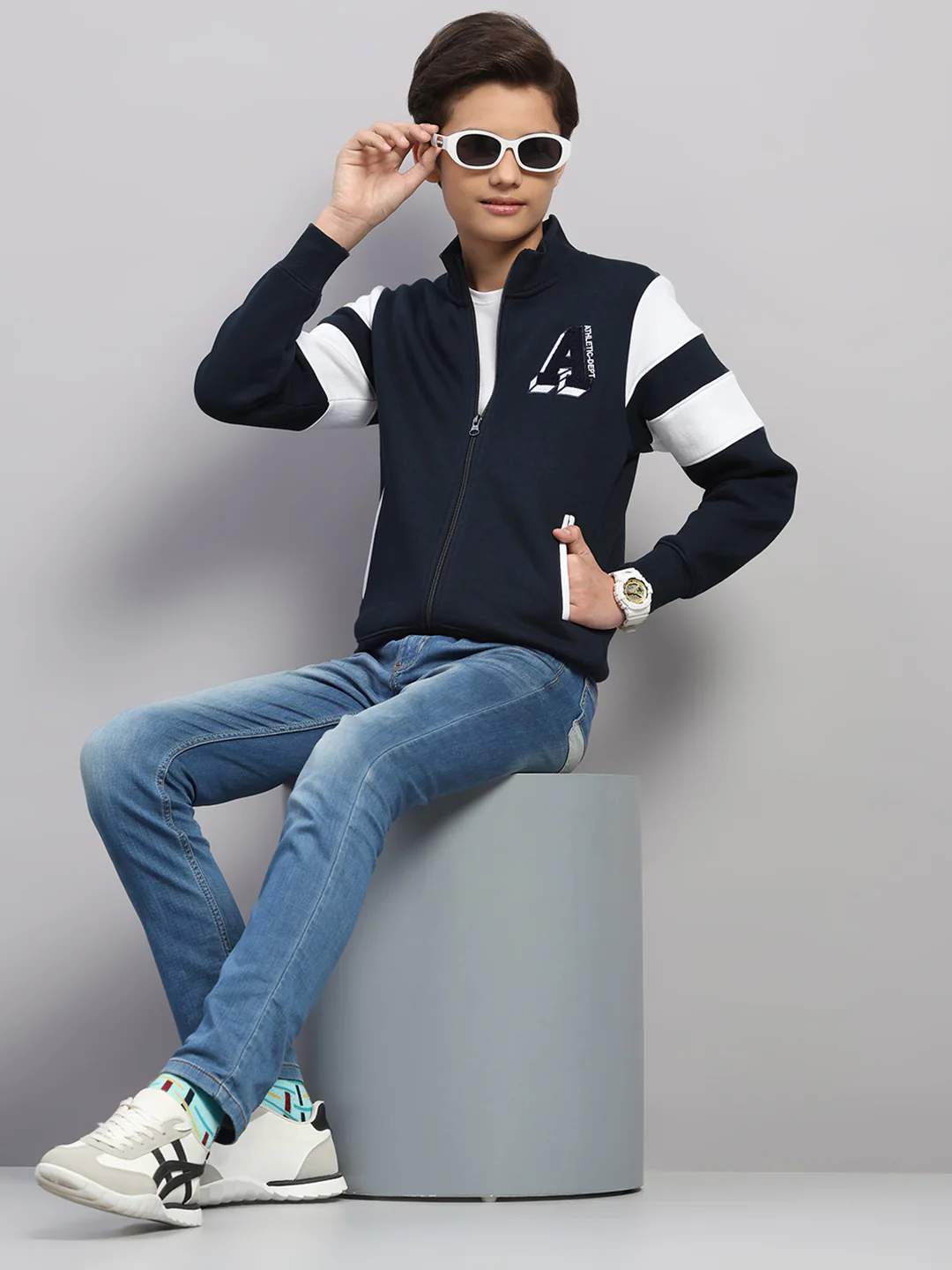 Boys Navy Blue Embroidered Round Neck Full Sleeve Sweatshirt - Image 2