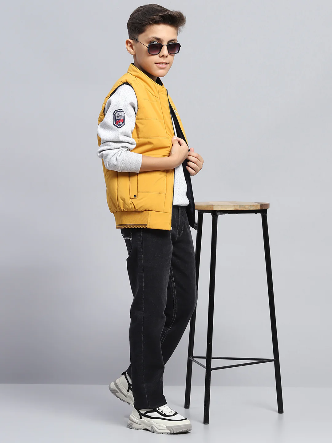 Boys Navy Blue & Mustard Solid Mock Neck Sleeveless Reversible Jacket - Image 2
