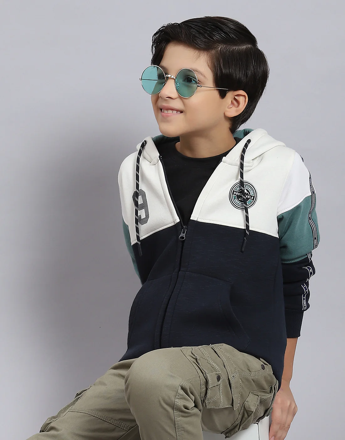 Boys Navy Blue Printed Hooded Full Sleeve Sweatshirt - Image 2