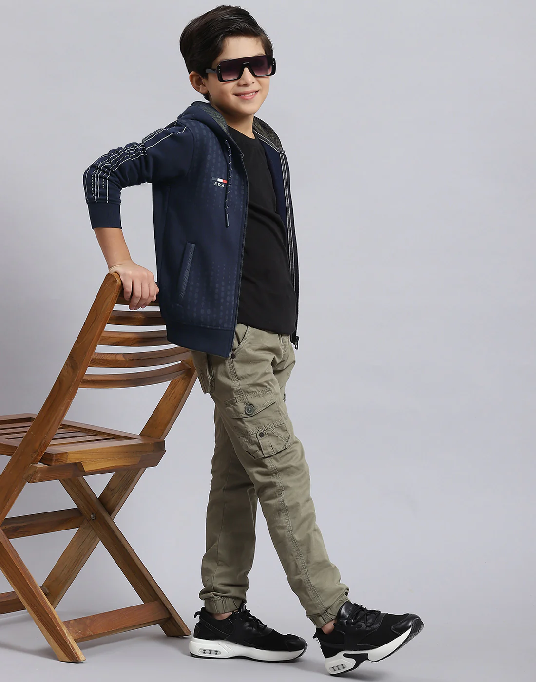Boys Navy Blue Printed Hooded Full Sleeve Sweatshirt - Image 2