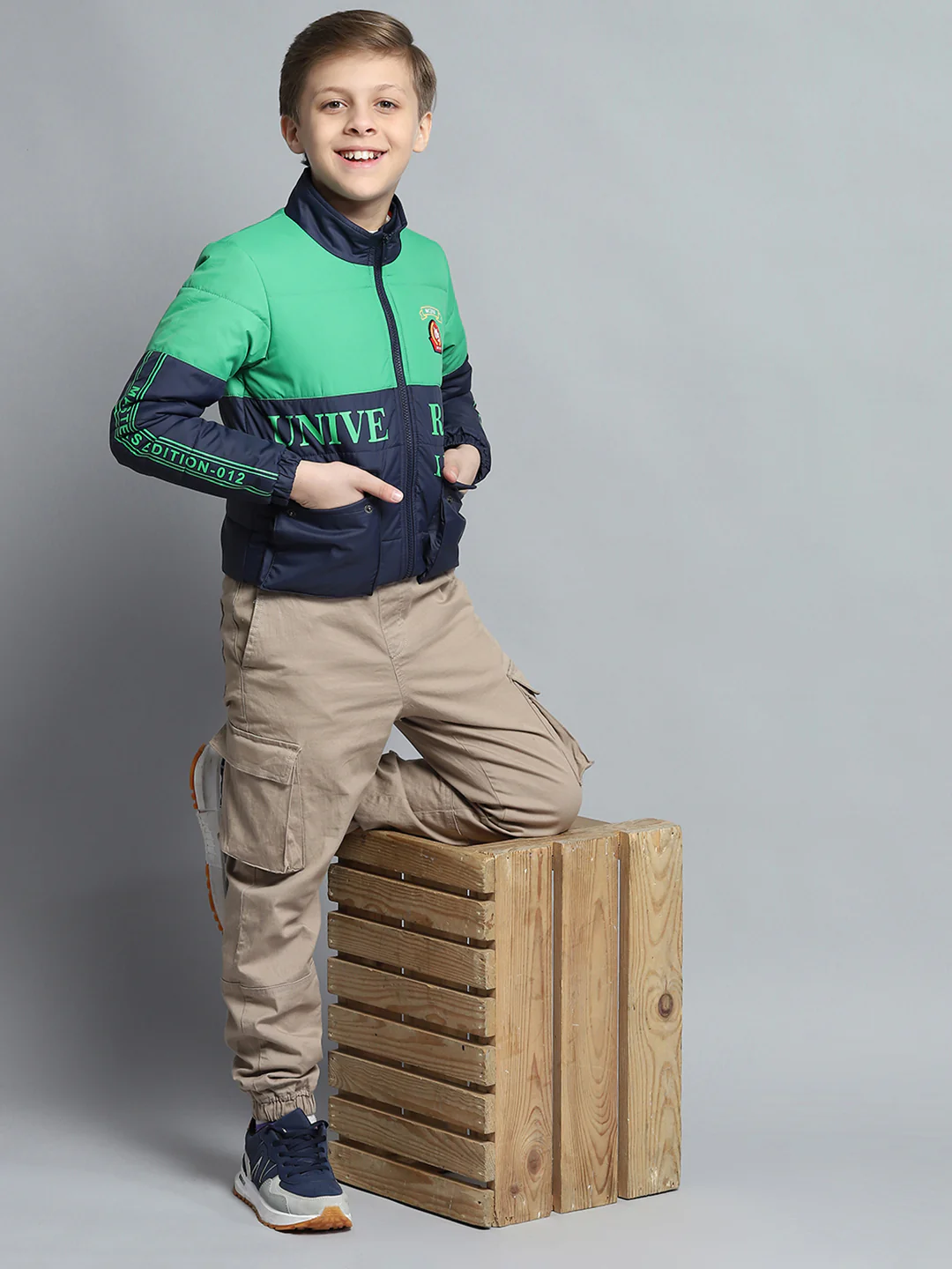Boys Navy Blue Printed Mock Neck Full Sleeve Jacket - Image 2