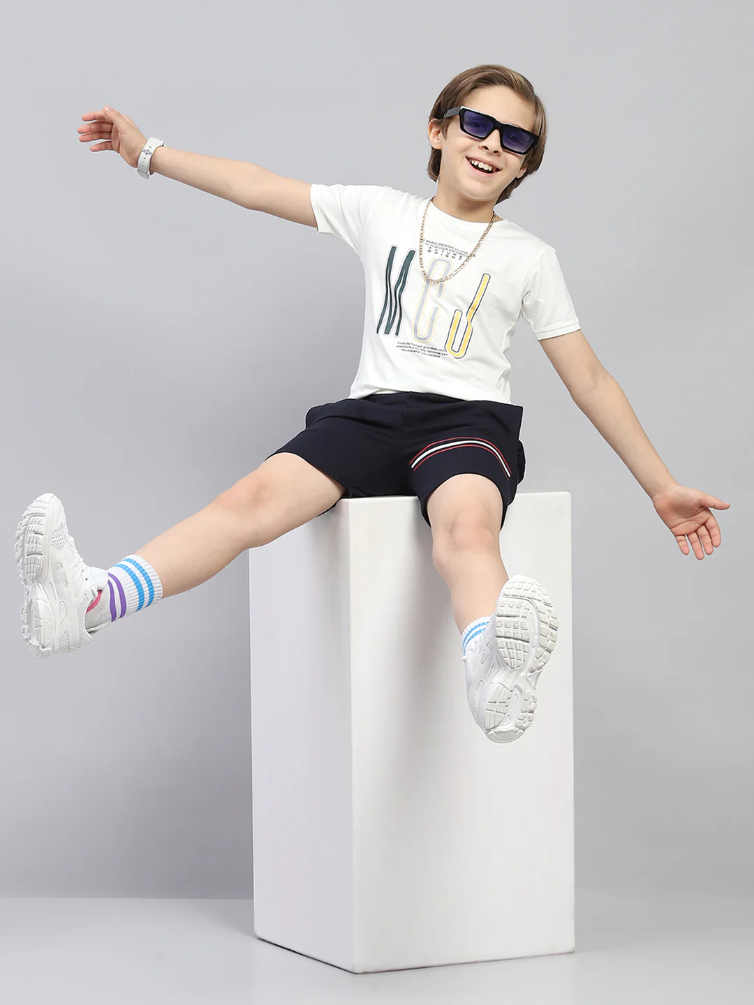 Boys Navy Blue Printed Regular Fit Bermuda - Image 2