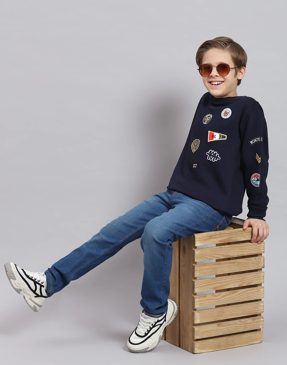 Boys Navy Blue Printed Round Neck Full Sleeve Sweatshirt - Image 2
