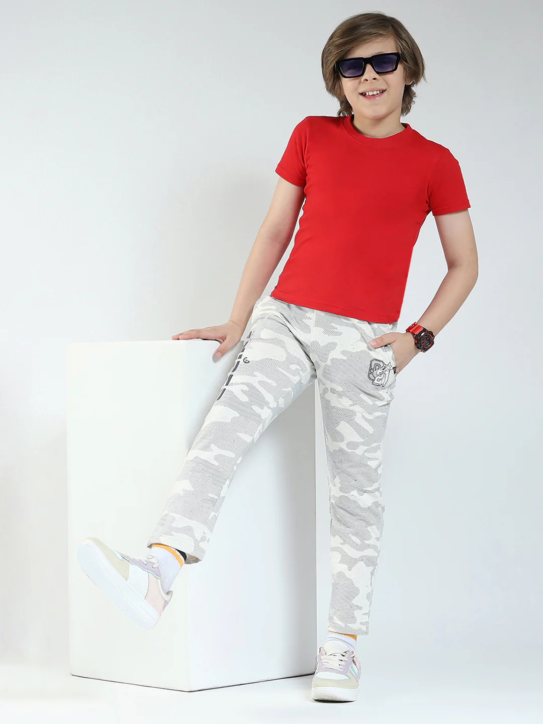 Boys Off White Solid Regular Fit Lower - Image 2