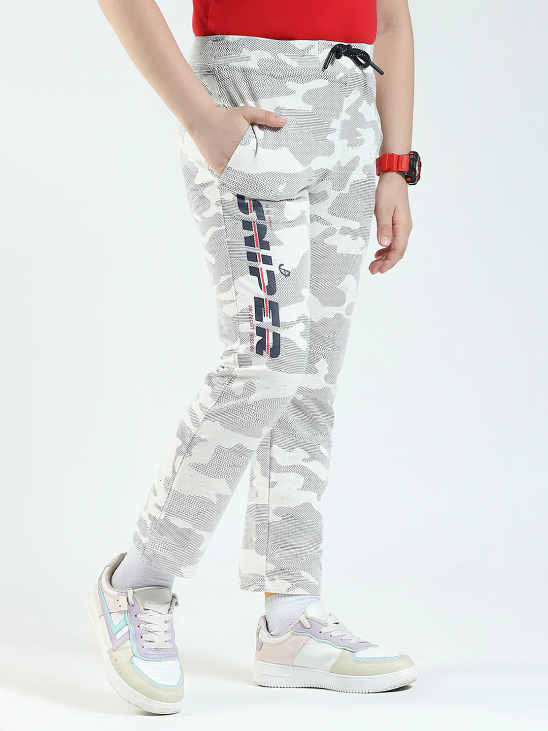 Boys Off White Solid Regular Fit Lower - Image 4