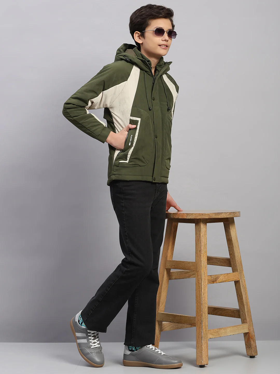 Boys Olive Printed Hooded Full Sleeve Jacket - Image 2