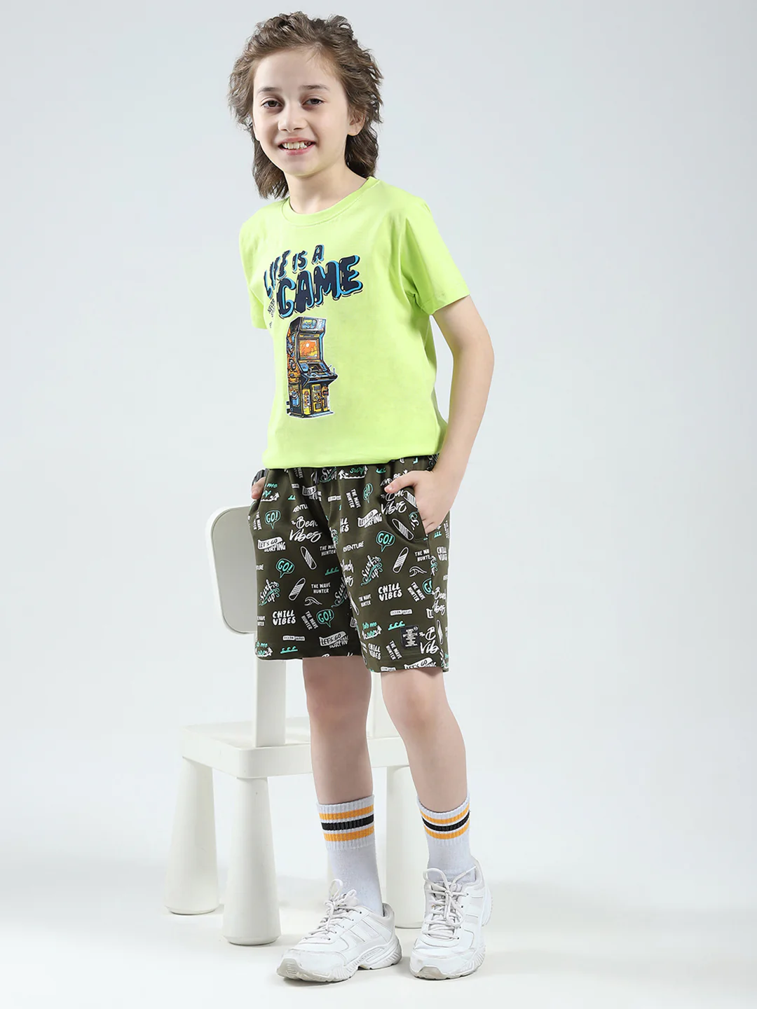 Boys Olive Printed Regular Fit Bermuda - Image 2