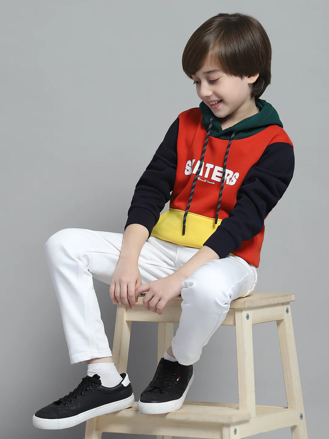 Boys Orange Printed Hooded Full Sleeve Sweatshirt - Image 2