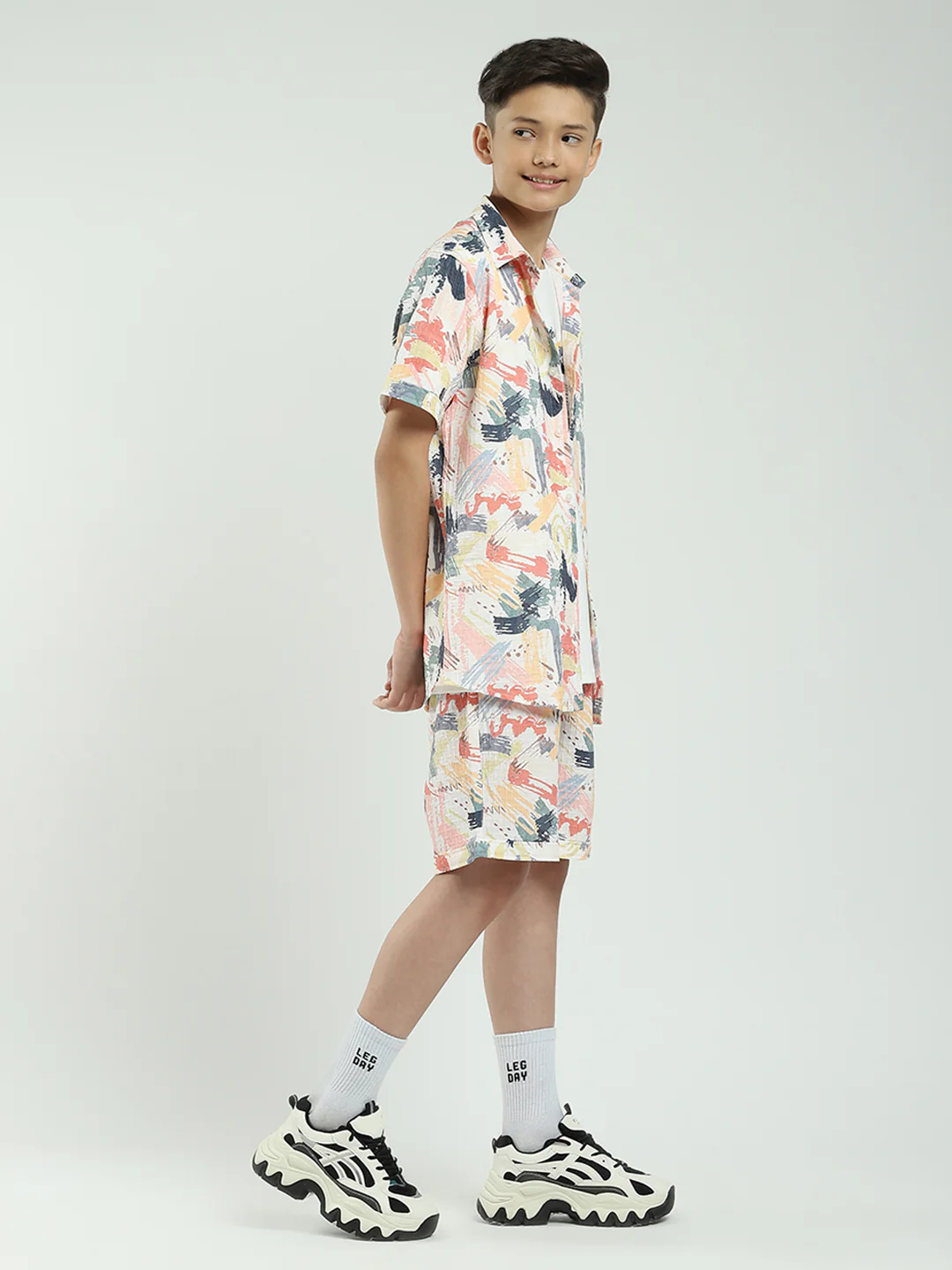 Boys Pink Printed Collar Half Sleeve Cords Set - Image 4