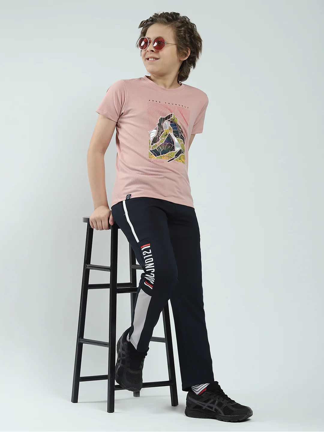 Boys Pink Printed Round Neck Half Sleeve T-Shirt - Image 2