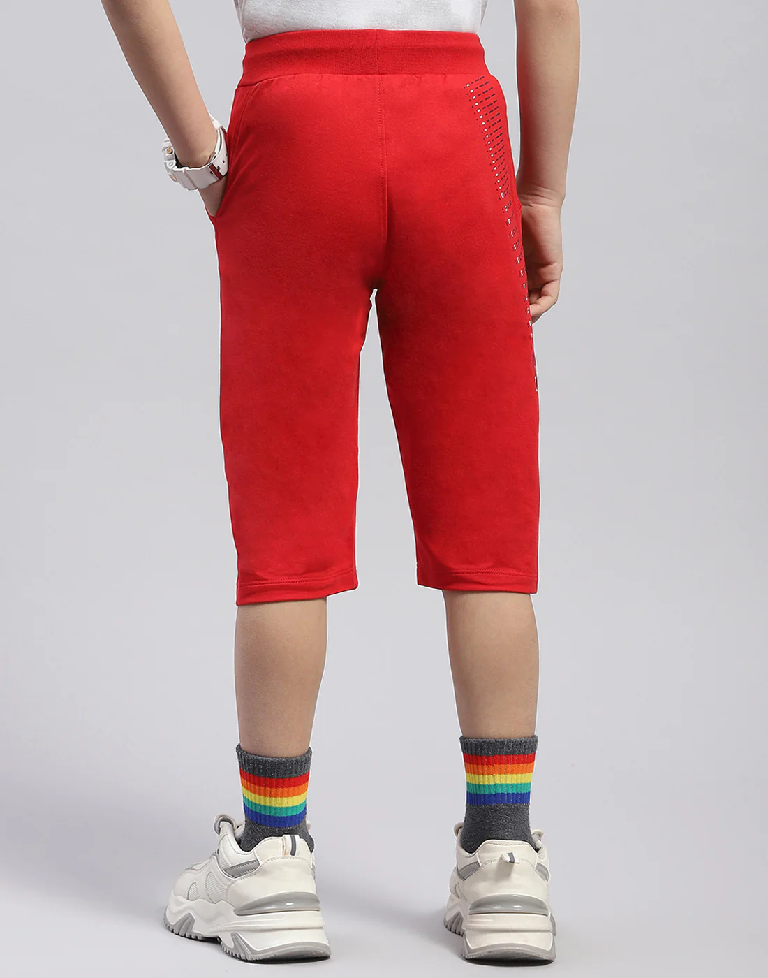Boys Red Printed Regular Fit Capri - Image 5