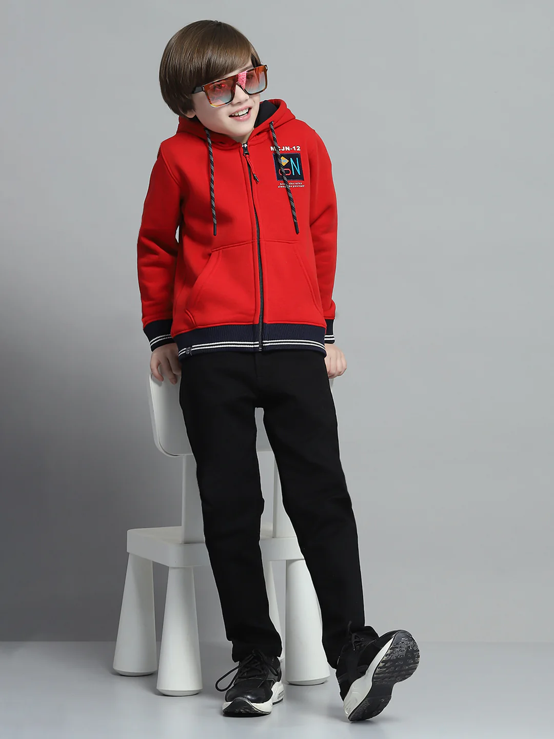 Boys Red Printed Hooded Full Sleeve Sweatshirt - Image 2