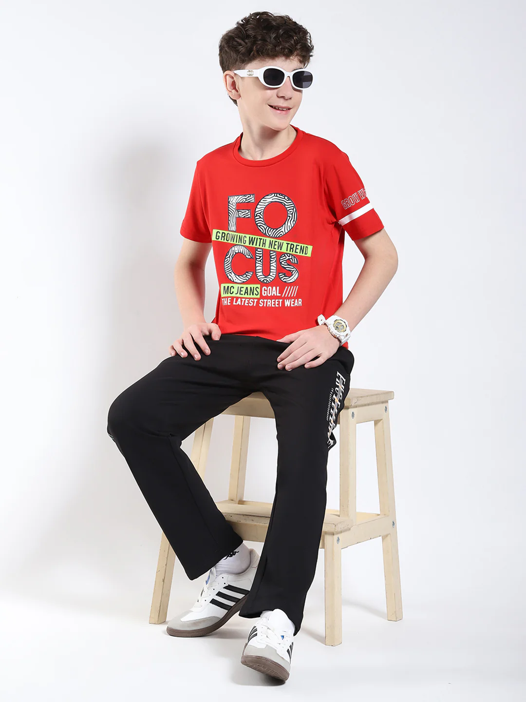 Boys Red Printed Round Neck Half Sleeve T-Shirt - Image 2