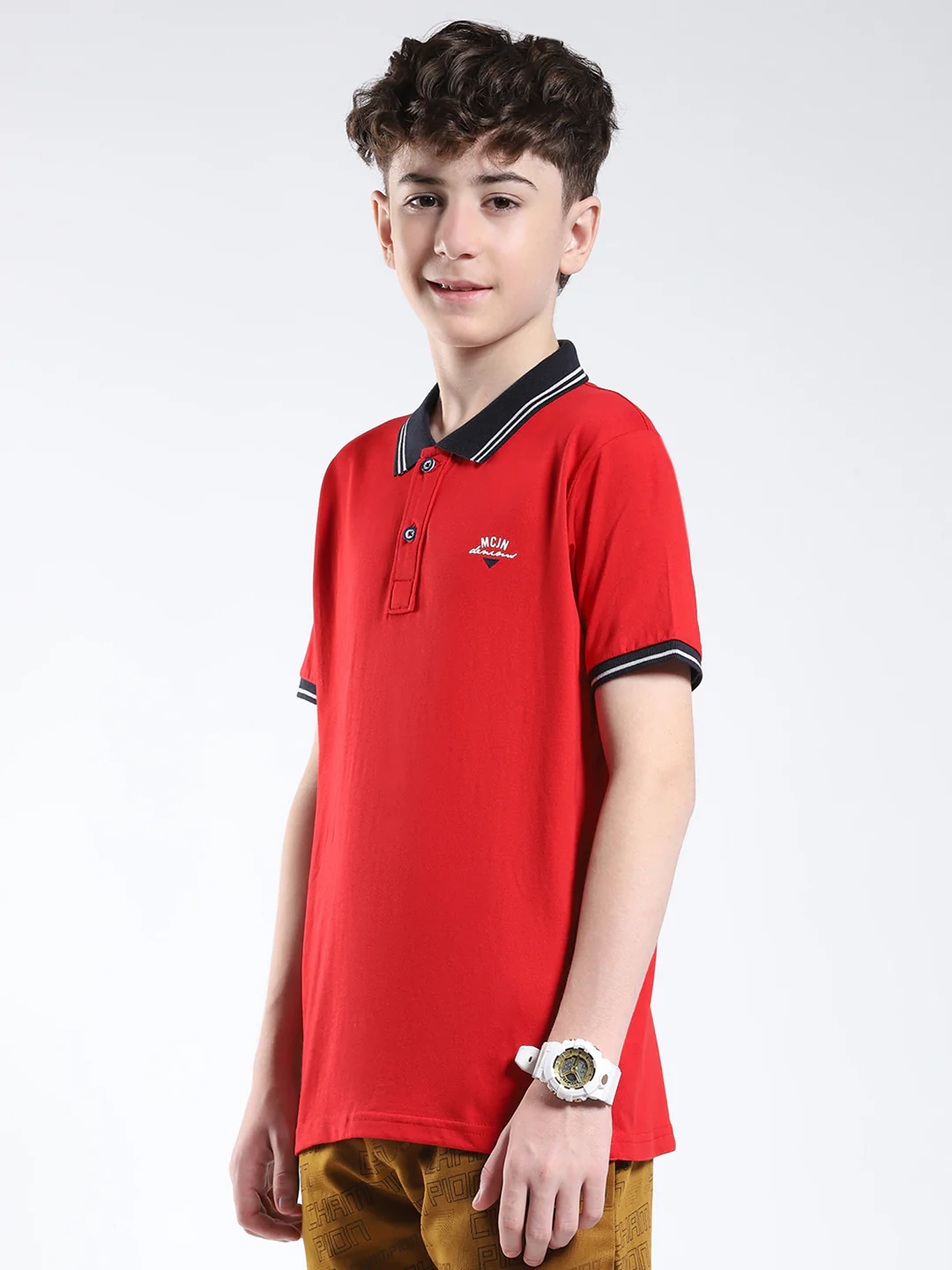 Boys Red Solid Collar Half Sleeve T-Shirt - Image 3