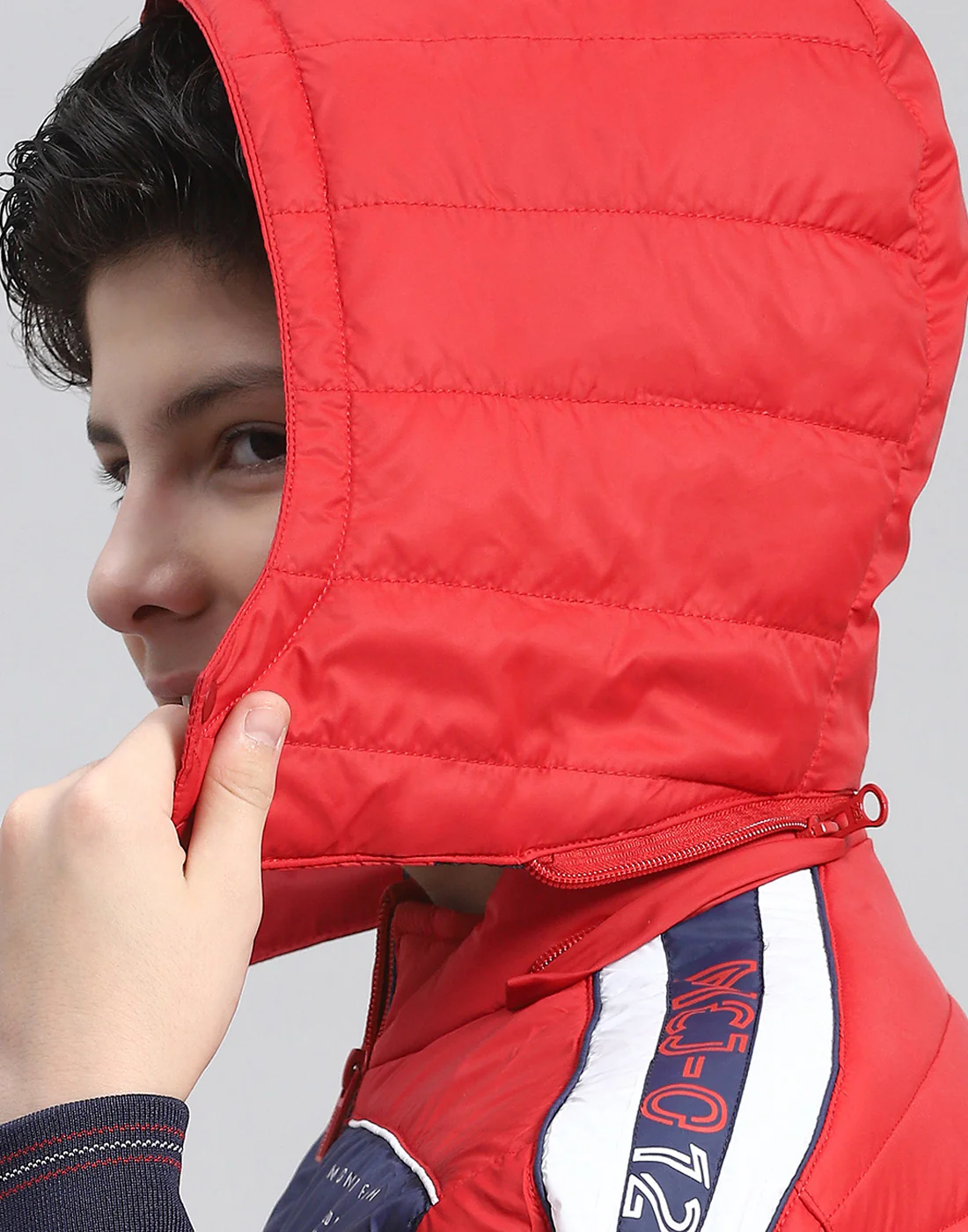 Boys Red Solid Hooded Full Sleeve Boys Jacket - Image 9