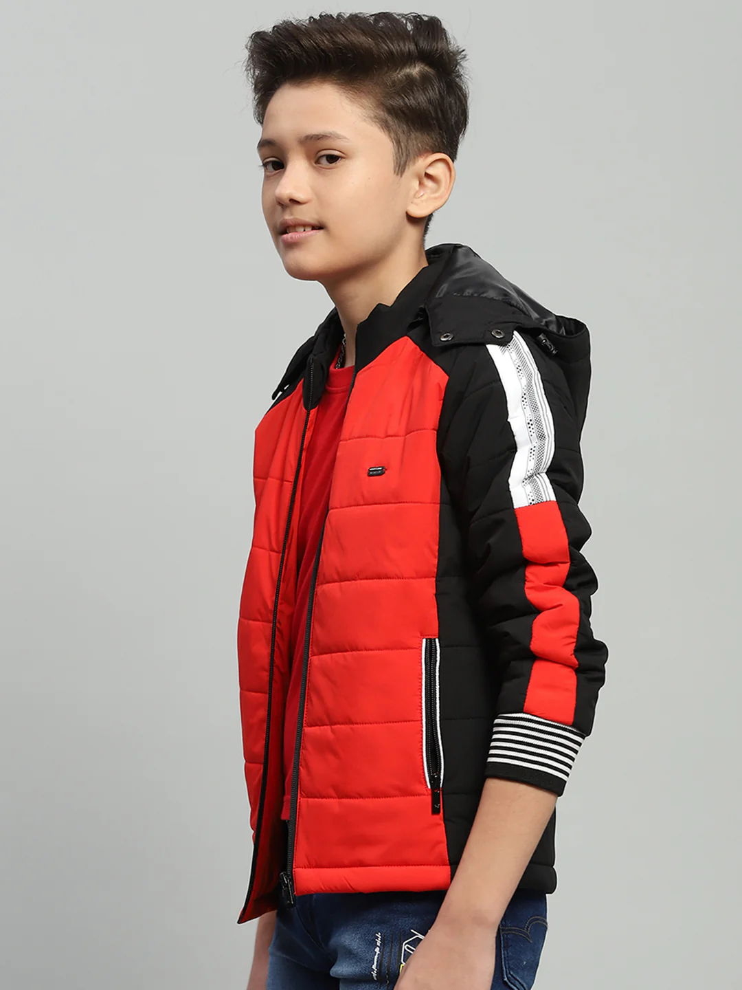 Boys Red Solid Hooded Full Sleeve Jacket - Image 2
