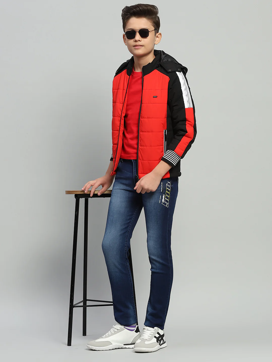 Boys Red Solid Hooded Full Sleeve Jacket - Image 5
