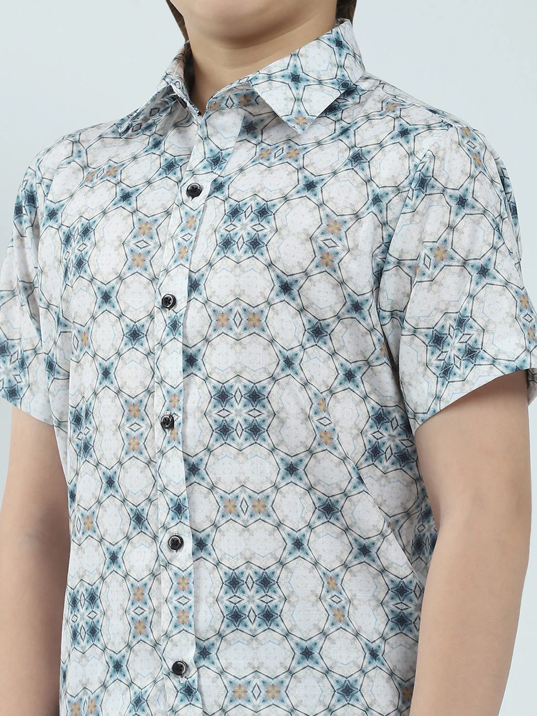 Boys White Printed Collar Half Sleeve Bermuda Set - Image 7