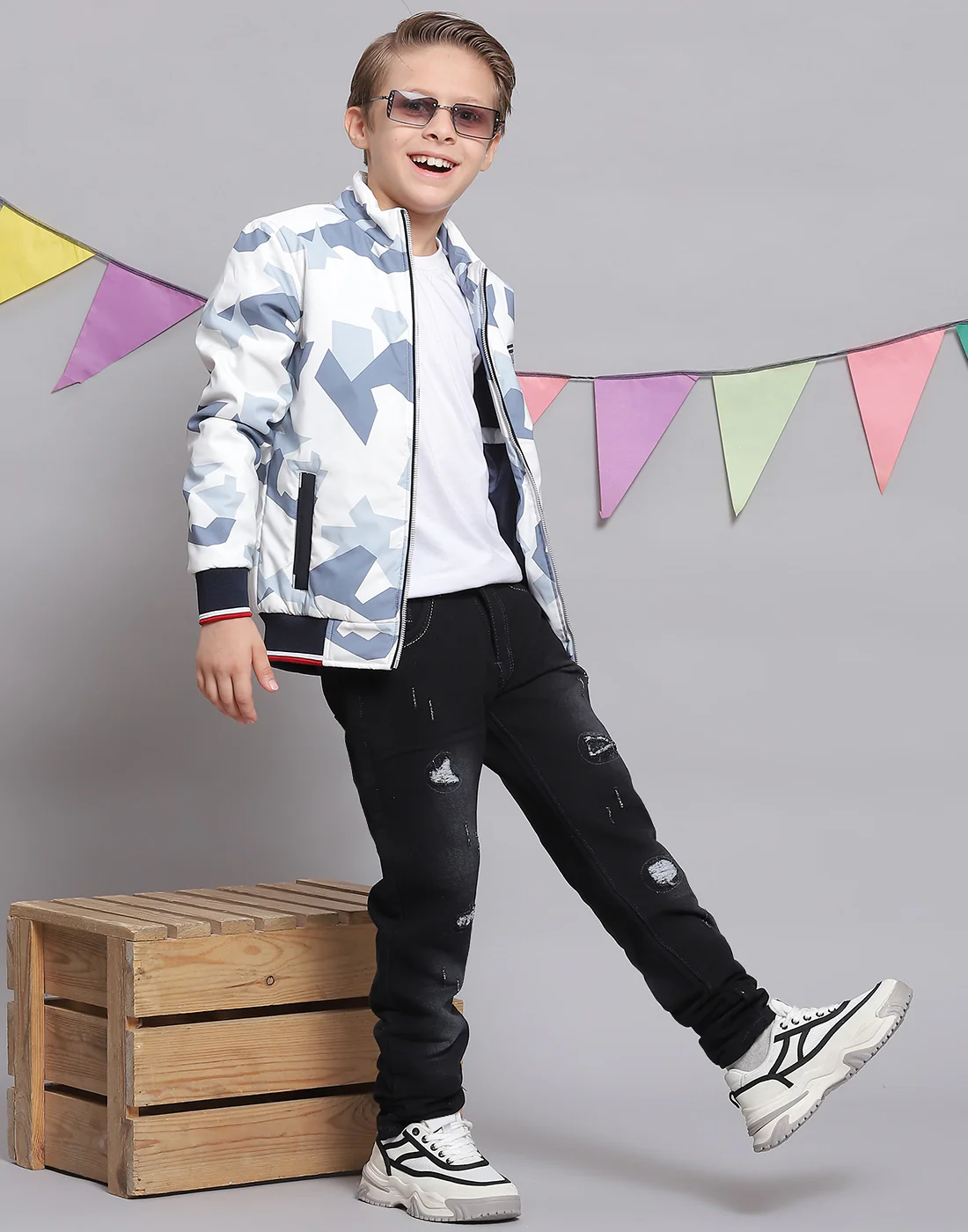 Boys White Printed Hooded Full Sleeve Boys Jacket - Image 2