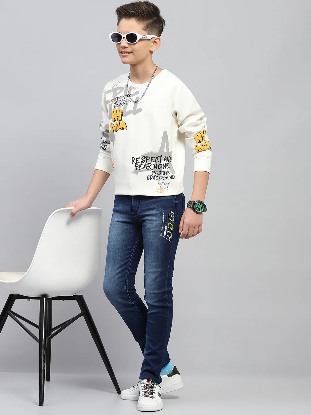 Boys White Printed Round Neck Full Sleeve Sweatshirt - Image 2