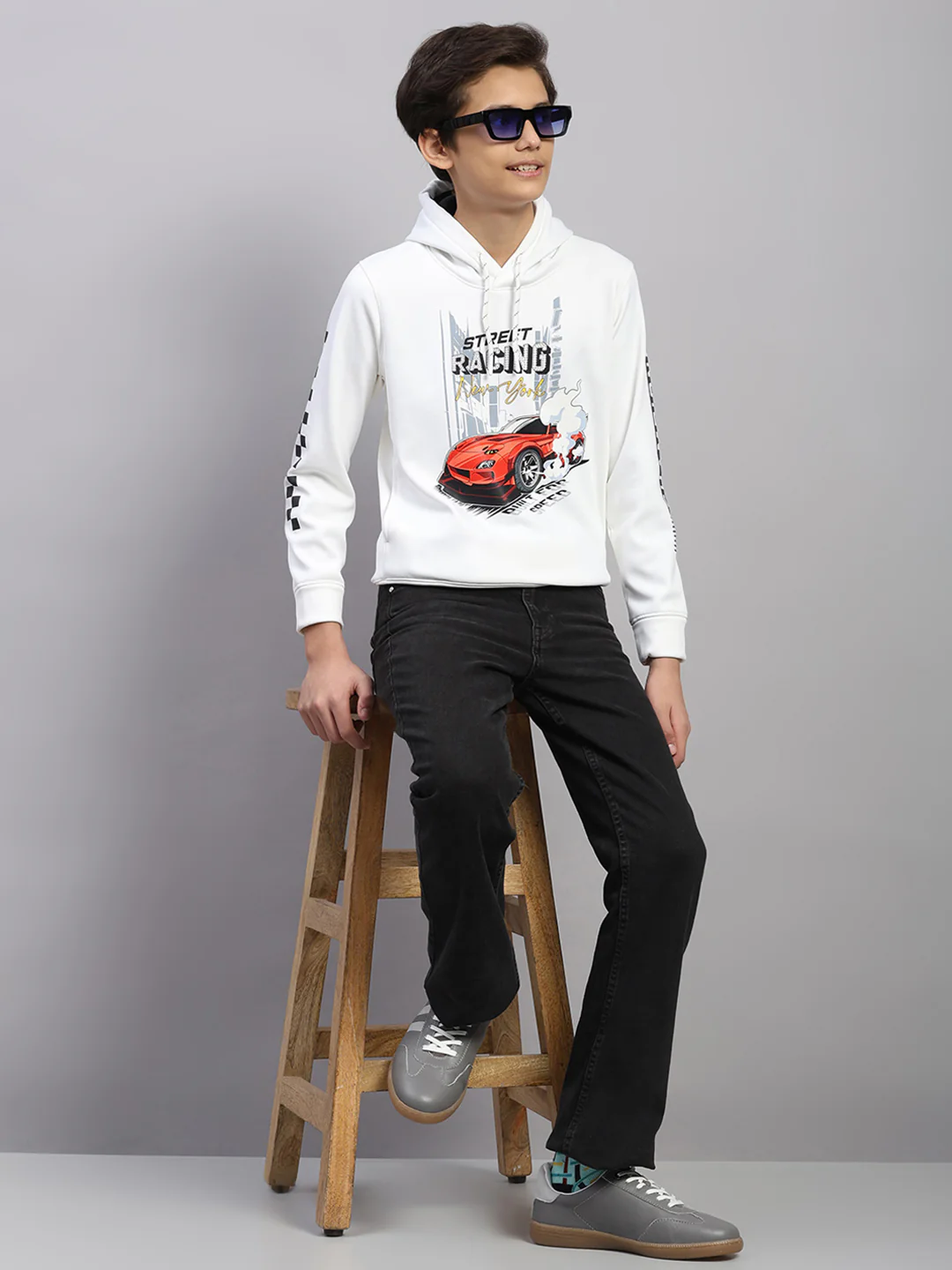 Boys White Printed Round Neck Full Sleeve Sweatshirt - Image 2