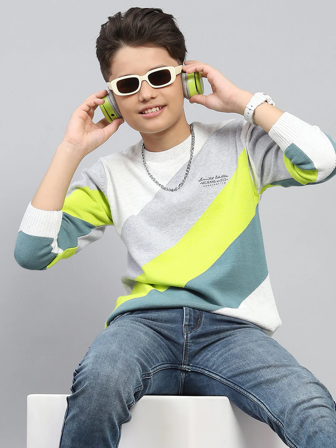 Boys White Self Design Round Neck Full Sleeve Pullover - Image 6