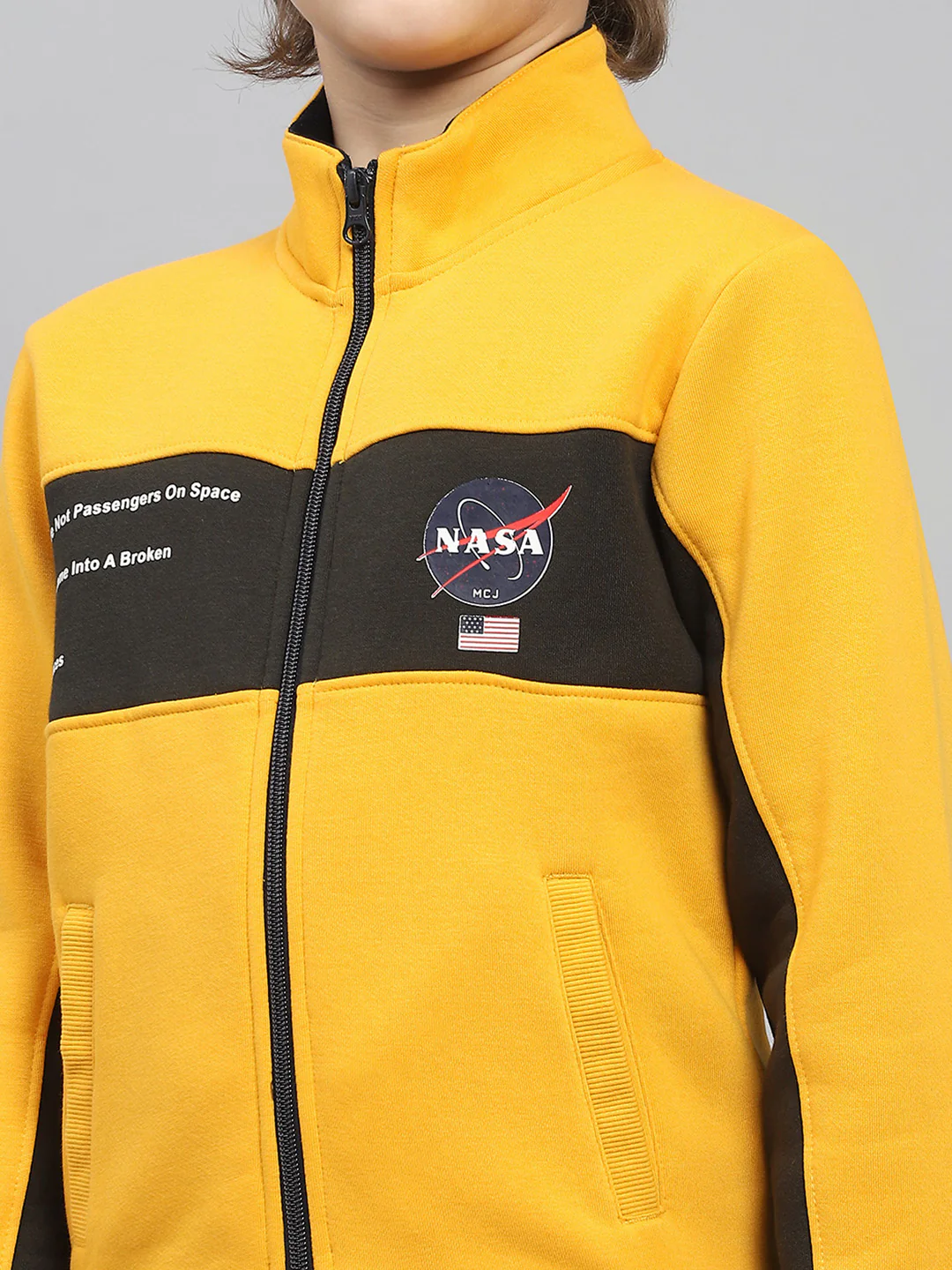 Boys Yellow Printed Mock Neck Full Sleeve Sweatshirt - Image 6