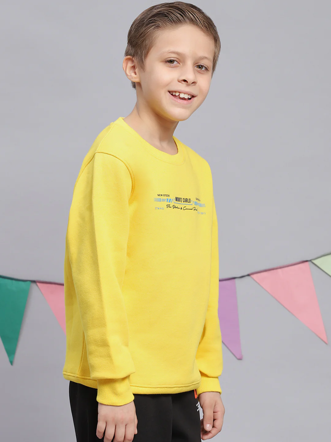 Boys Yellow Printed Round Neck Full Sleeve Sweatshirt - Image 4