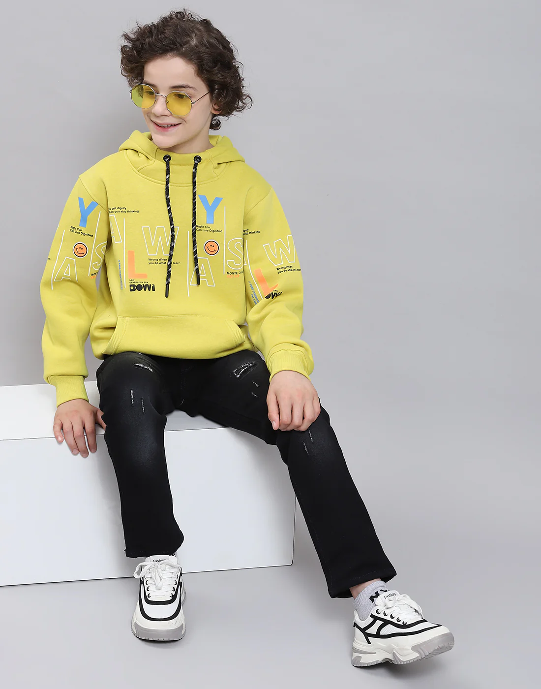 Boys Yellow Printed Round Neck Full Sleeve Sweatshirt - Image 2