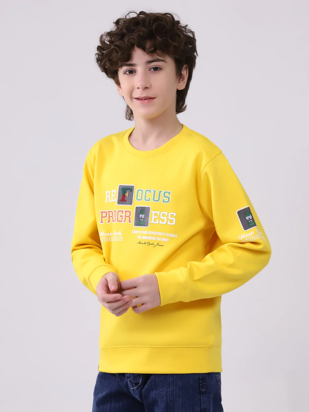 Boys Yellow Printed Round Neck Full Sleeve Sweatshirt - Image 3