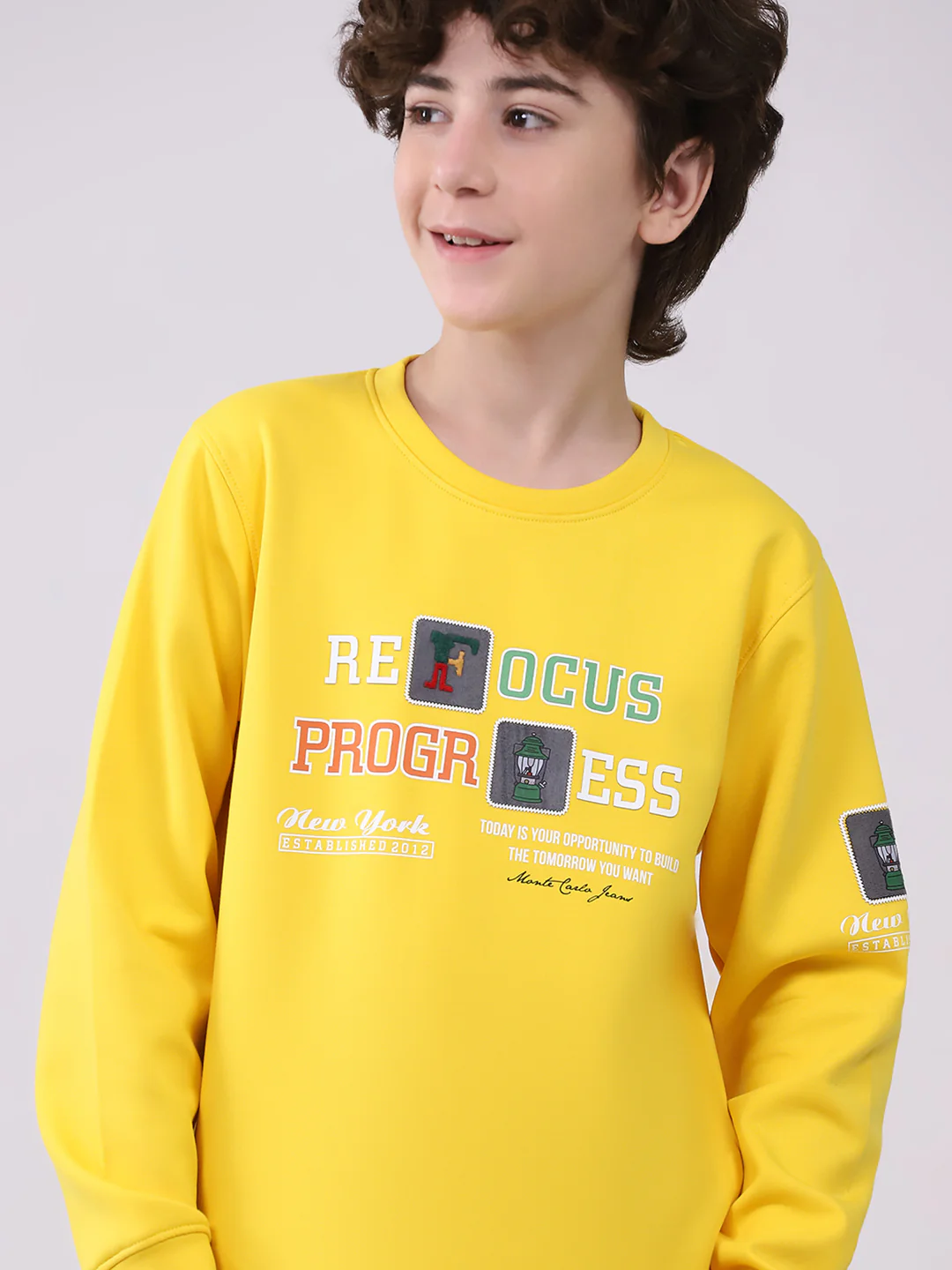 Boys Yellow Printed Round Neck Full Sleeve Sweatshirt - Image 7