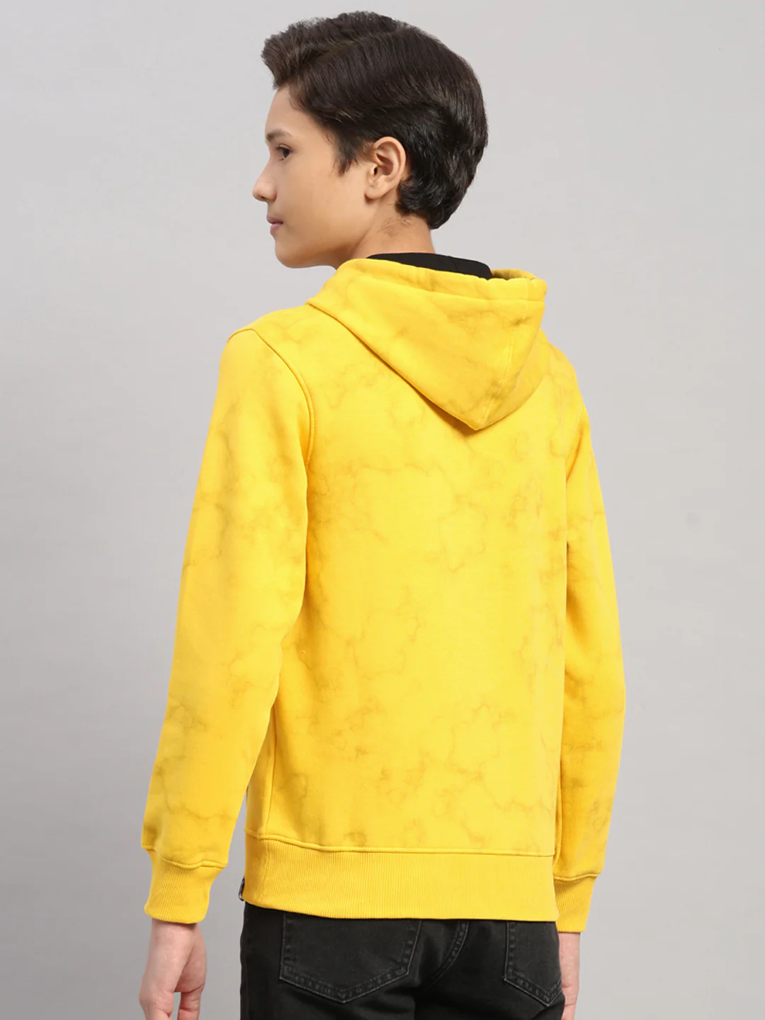 Boys Yellow Printed Round Neck Full Sleeve Sweatshirt - Image 5