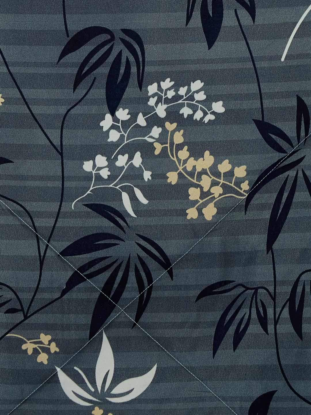 Floral Print Double Bed 3 Ply 105 GSM Comforter Timeless Collection Weight 1.6 kg - Image 6