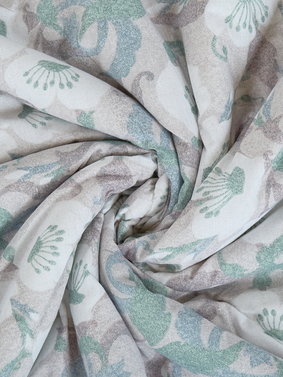 Floral Print King Size 3 Ply 150 GSM Comforter Prestige Collection Weight 2.5 kg - Image 7