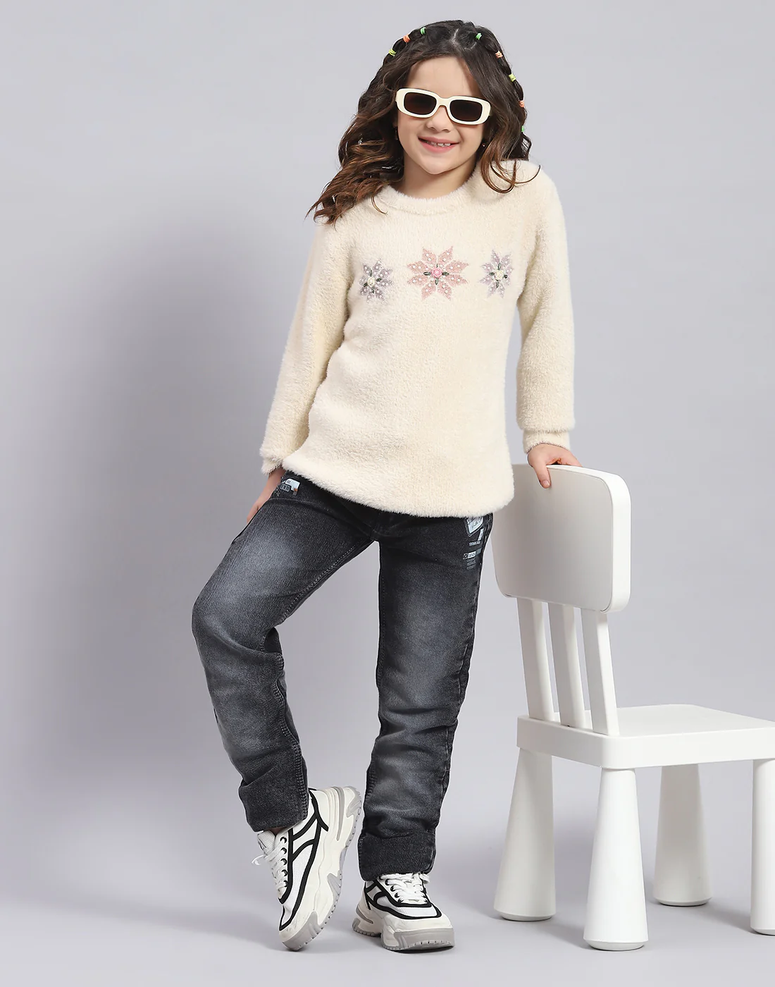 Girls Beige Embellished Round Neck Full Sleeve Sweater - Image 2