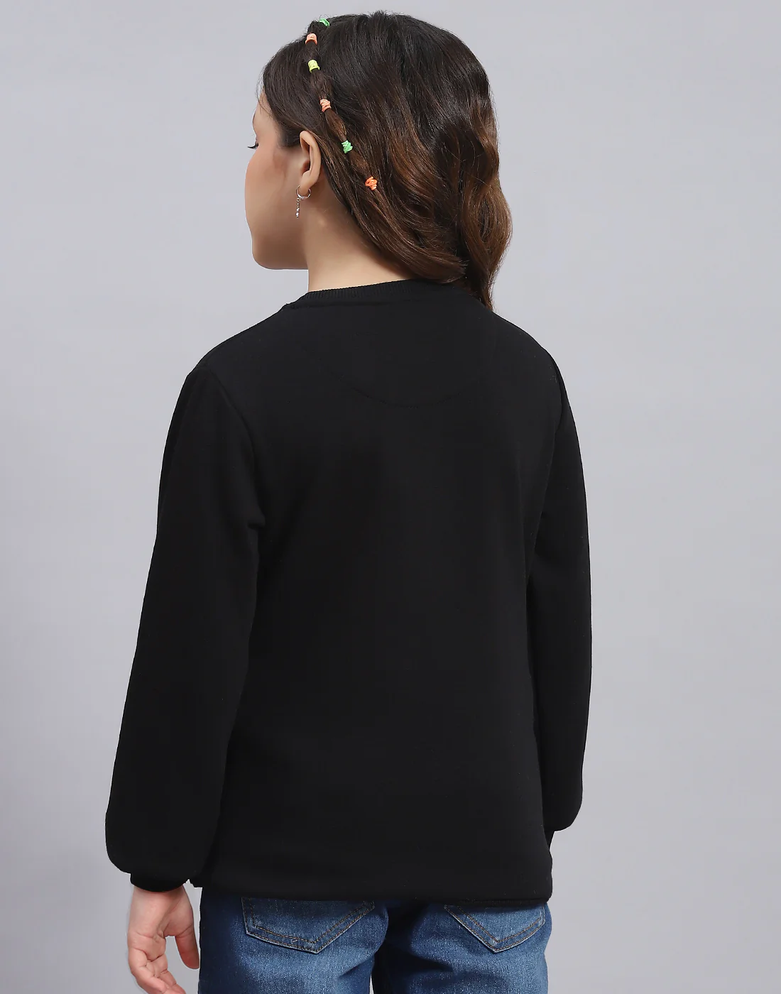 Girls Black Embellished Round Neck Full Sleeve Sweatshirt - Image 5