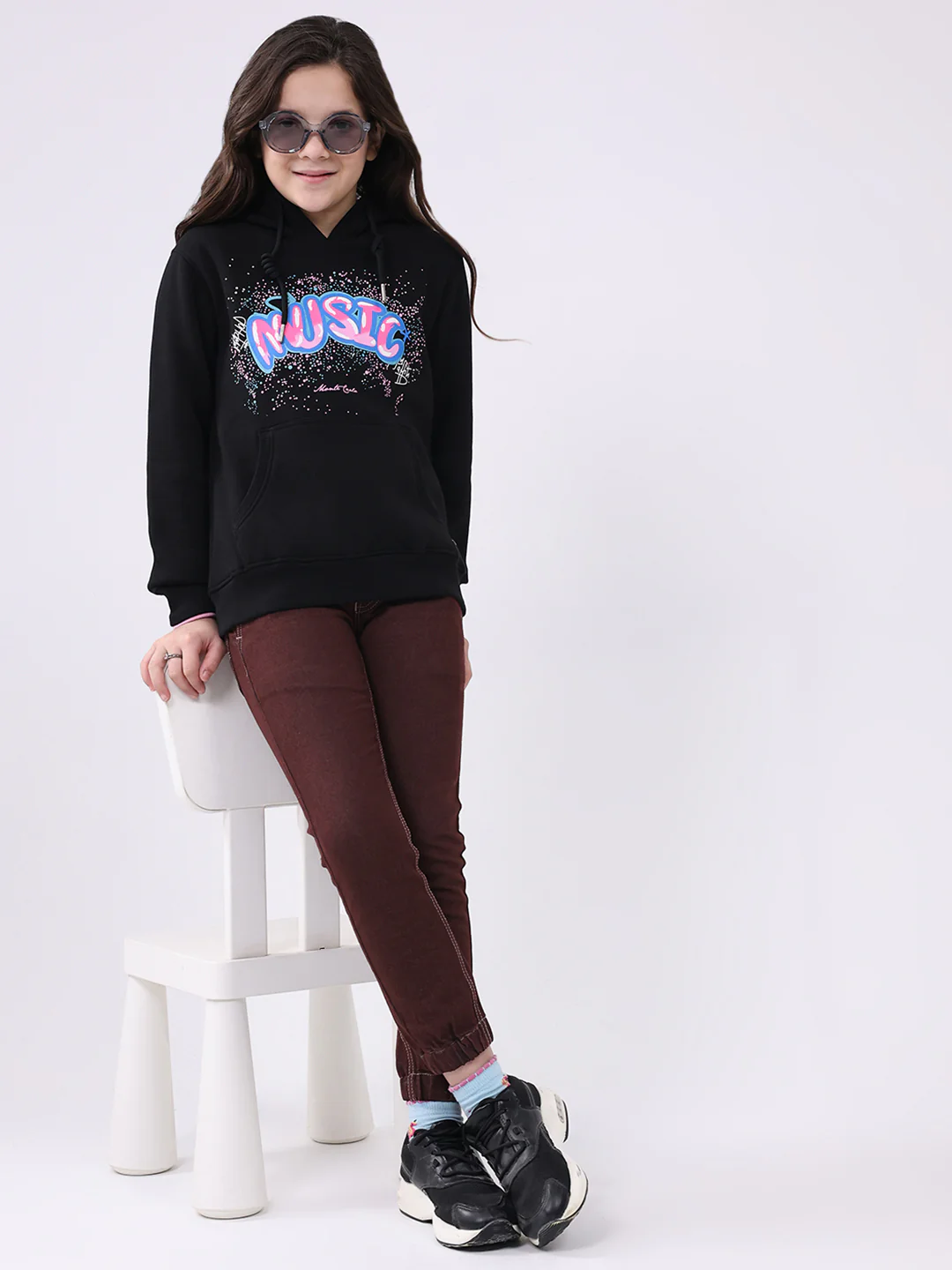 Girls Black Printed Hooded Full Sleeve Sweatshirt - Image 2