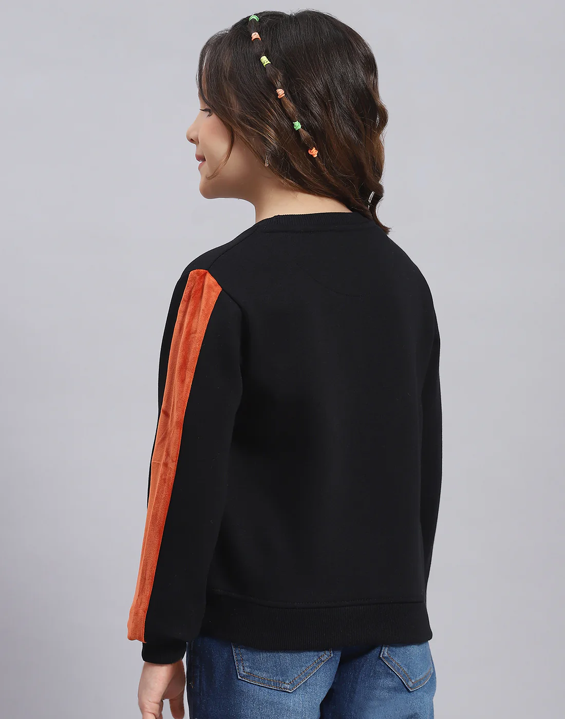 Girls Black Printed Round Neck Full Sleeve Sweatshirt - Image 5