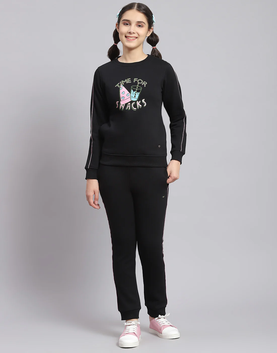 Girls Black Printed Round Neck Full Sleeve Tracksuit - Image 2