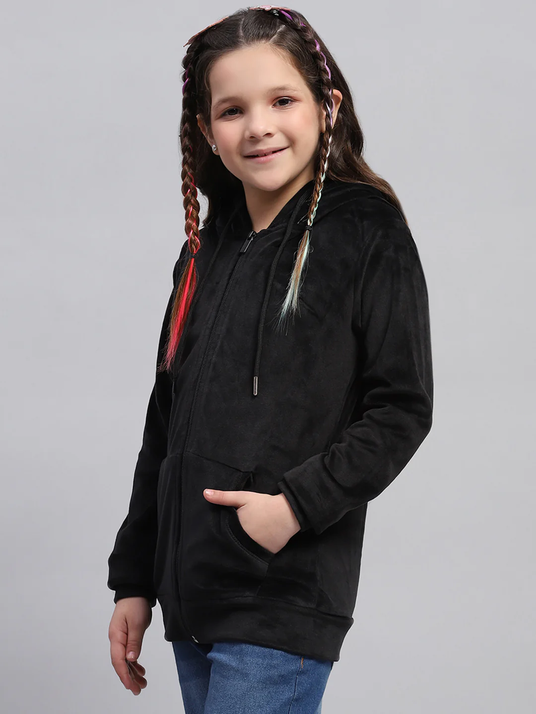Girls Black Solid Hooded Full Sleeve Sweatshirt - Image 3
