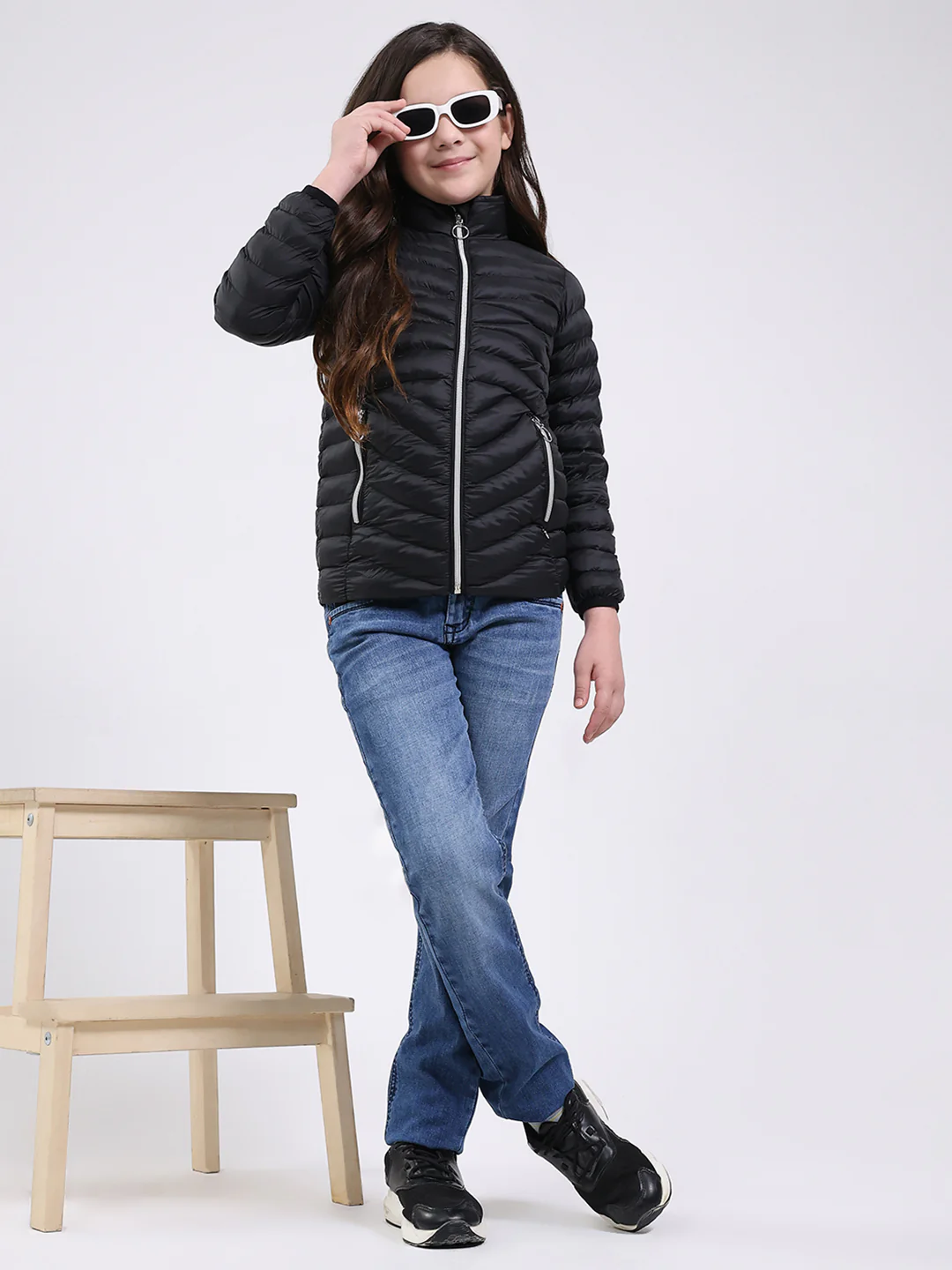 Girls Black Solid Mock Neck Full Sleeve Jacket - Image 2