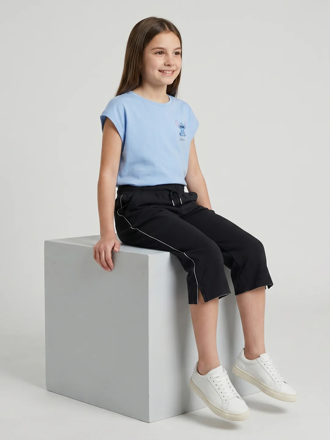 Girls Black Solid Regular Fit Capri - Image 5