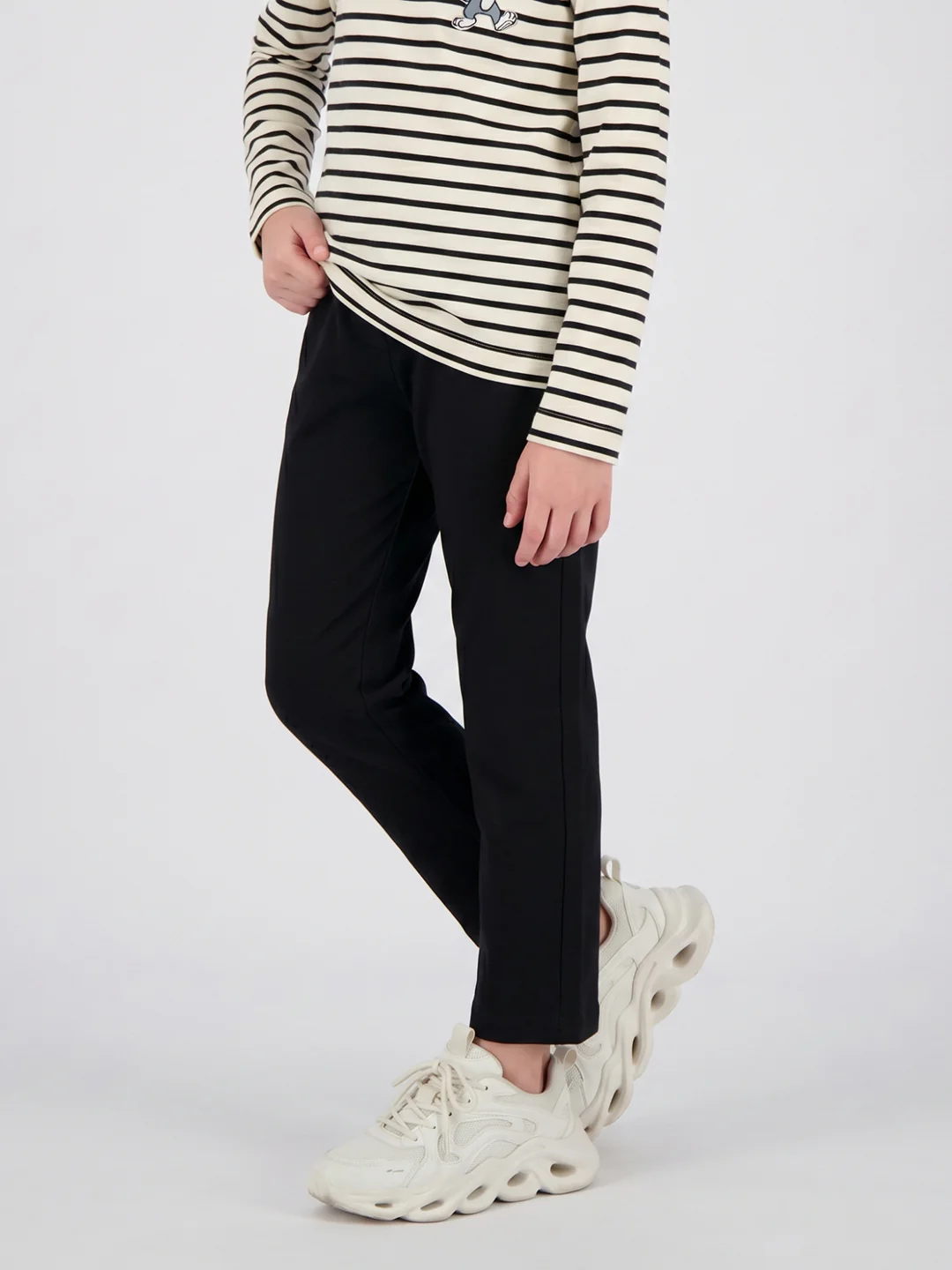 Girls Black Solid Regular Fit Lower - Image 2