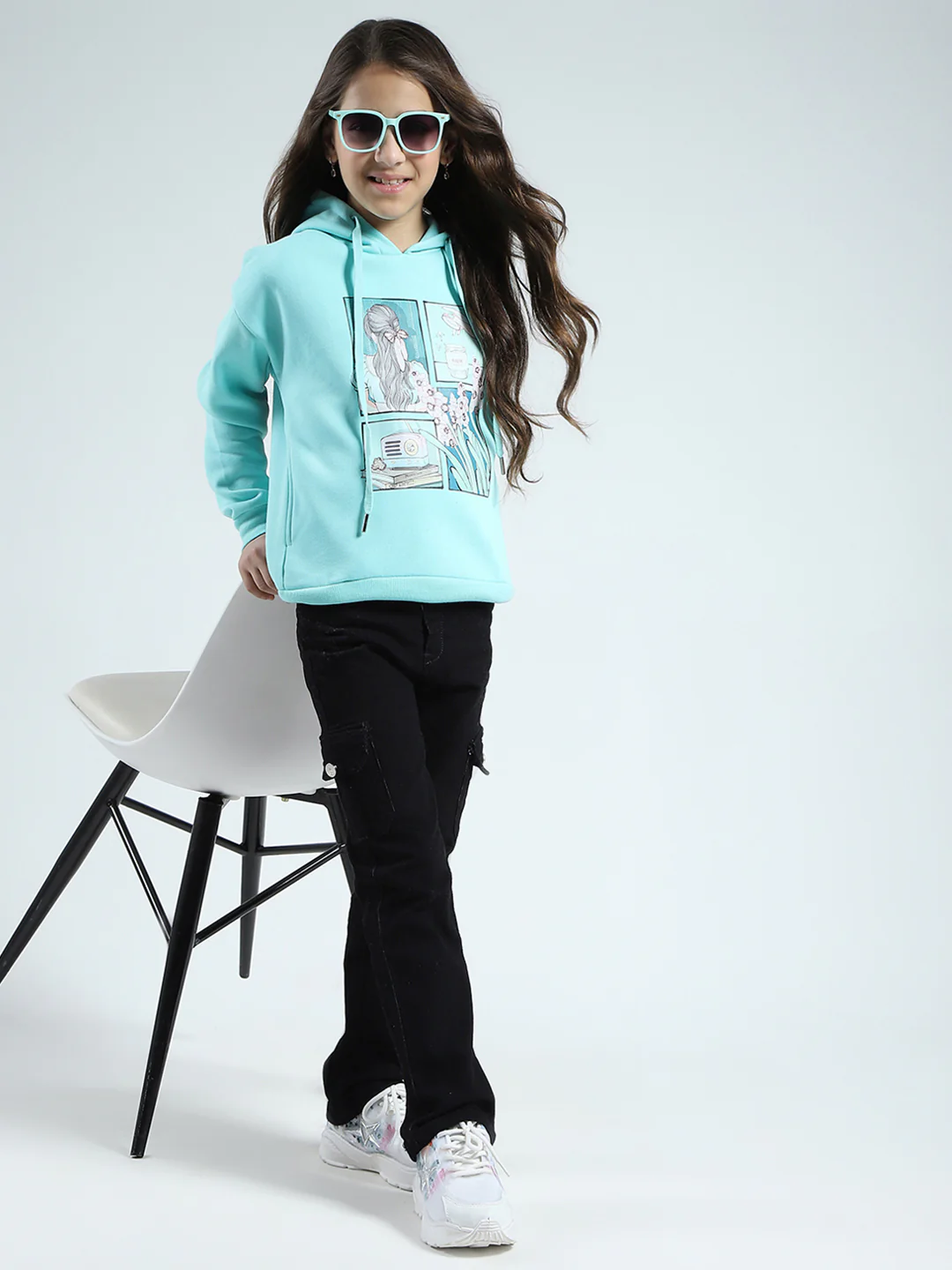 Girls Blue Printed Hooded Full Sleeve Sweatshirt - Image 2