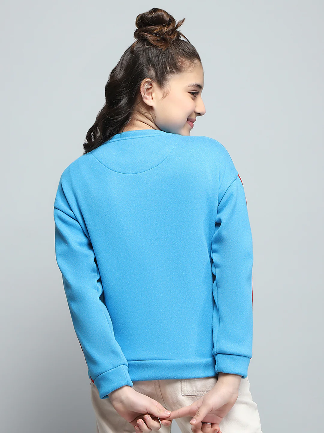 Girls Blue Printed Round Neck Full Sleeve Sweatshirt - Image 5