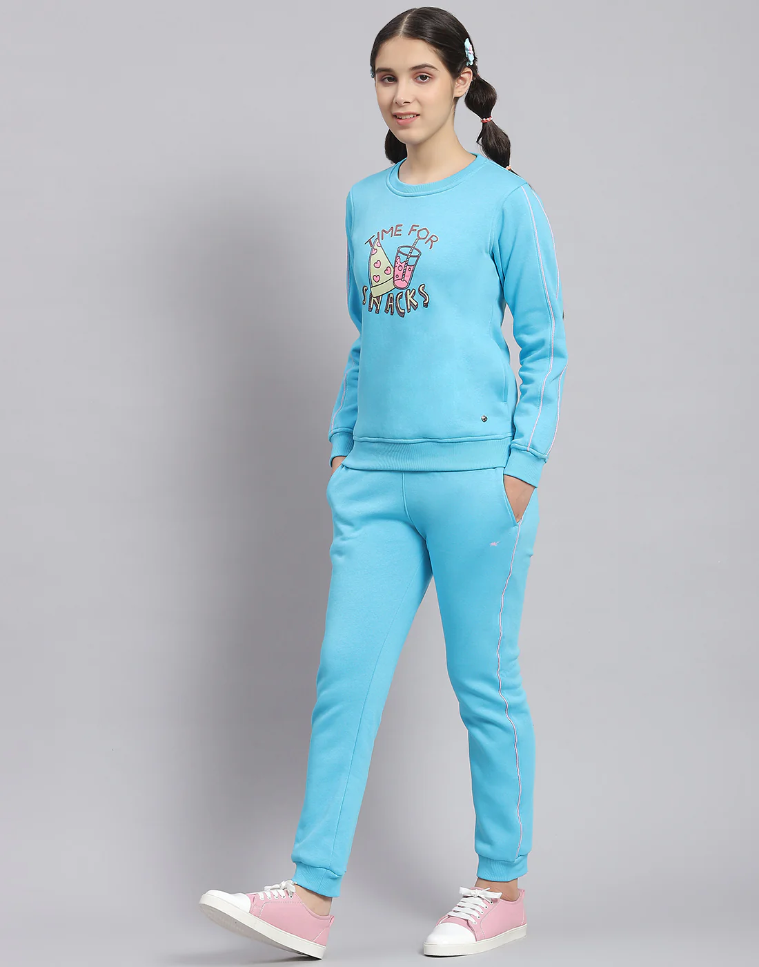 Girls Blue Printed Round Neck Full Sleeve Tracksuit - Image 4