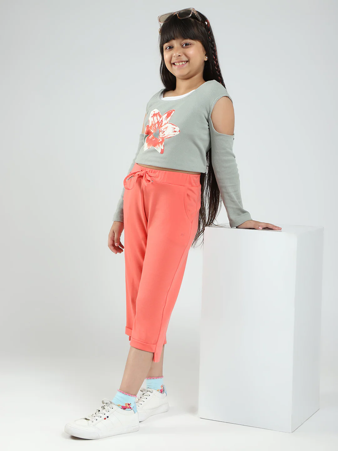 Girls Coral Solid Regular Fit Capri - Image 2