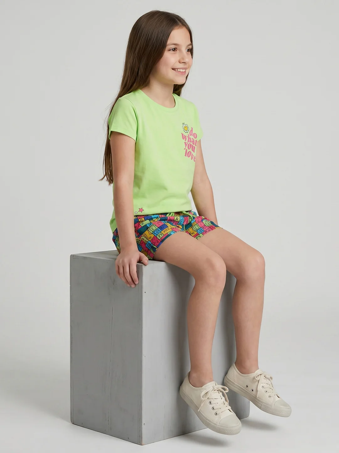 Girls Green Printed Round Neck Half Sleeve Shorts Set - Image 5