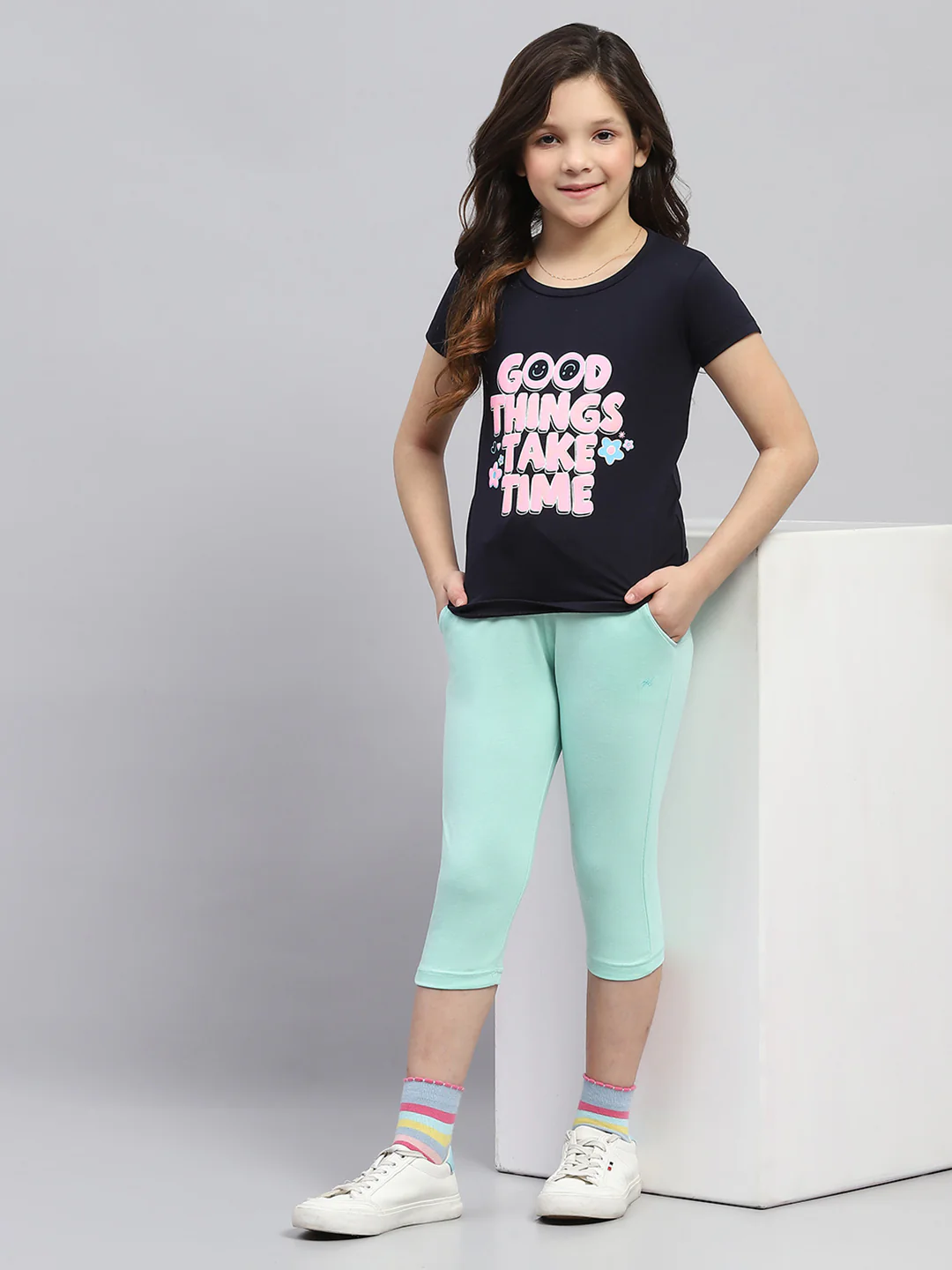 Girls Green Solid Regular Fit Capri - Image 2